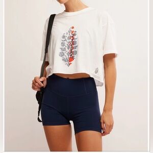 FREE PEOPLE MOVEMENT INSPIRE LOGO TEE